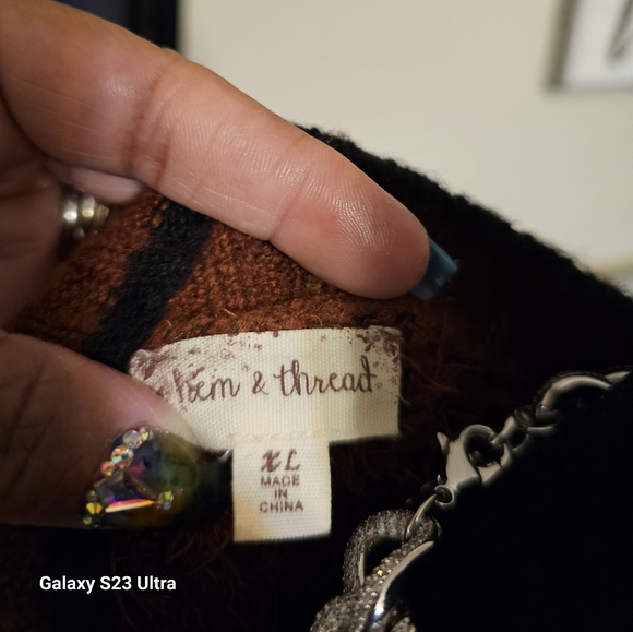 Poem and Thread Sweater - Picture 6 of 6